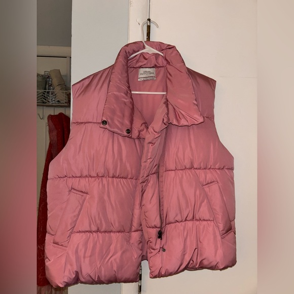 Urban Outfitters Pink Puffer Vest - Picture 5 of 5